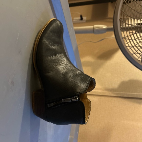 Lucky Brand Black Ankle Boots - Picture 1 of 10